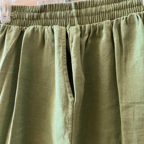 Beautiful 2 piece outfit with pockets - Picture 4 of 5